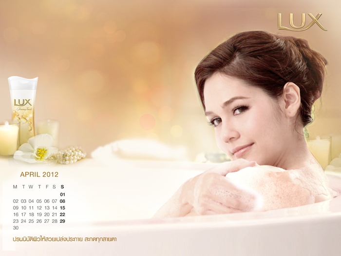 lux_2012_calendar_chom-6